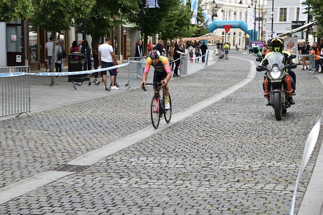 运动进一步 运动进一步